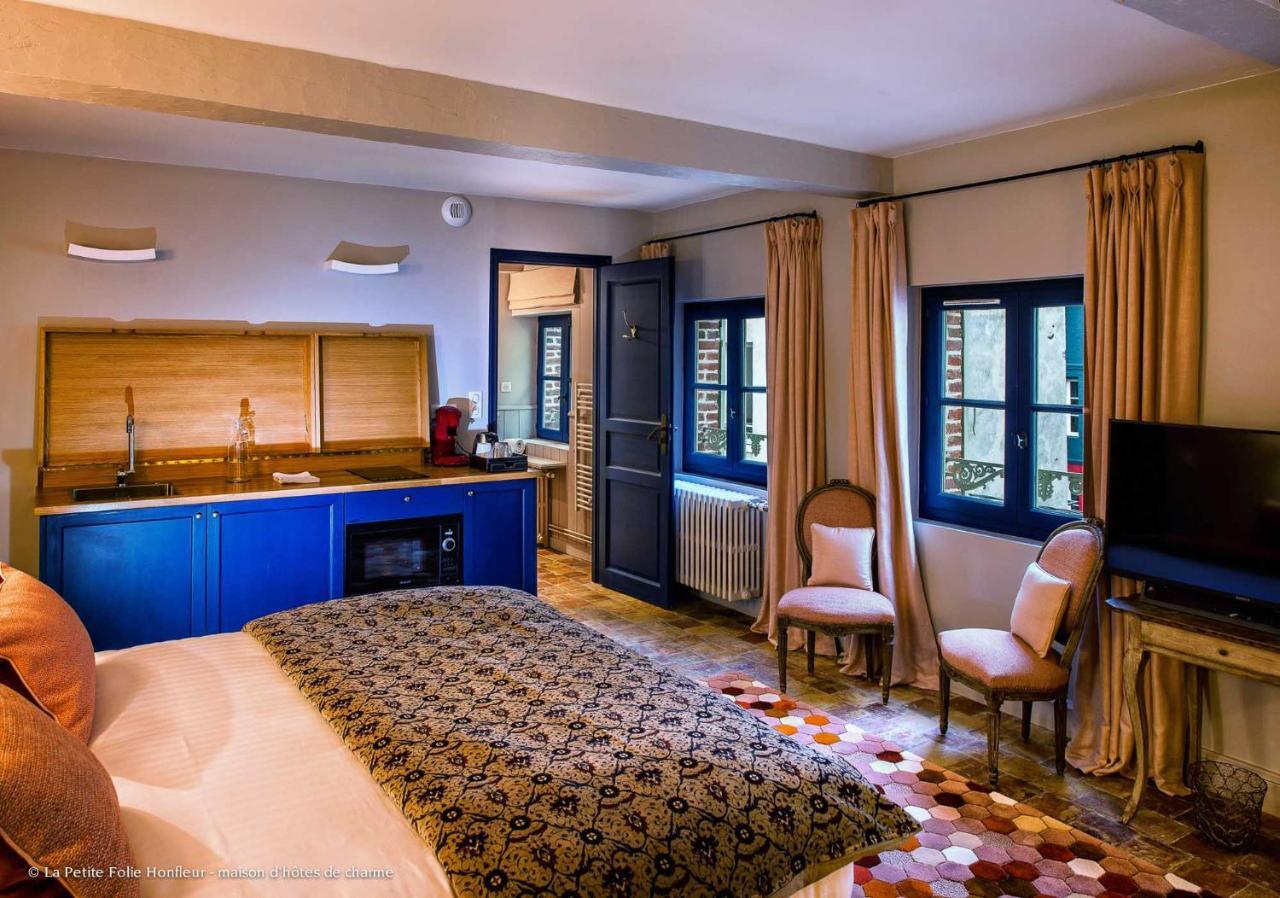 La Petite Folie Bed & Breakfast Honfleur Exterior photo