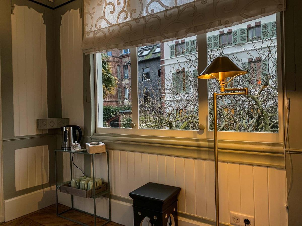 La Petite Folie Bed & Breakfast Honfleur Exterior photo