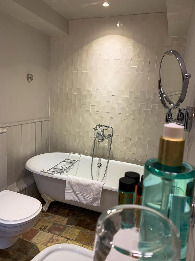 La Petite Folie Bed & Breakfast Honfleur Exterior photo