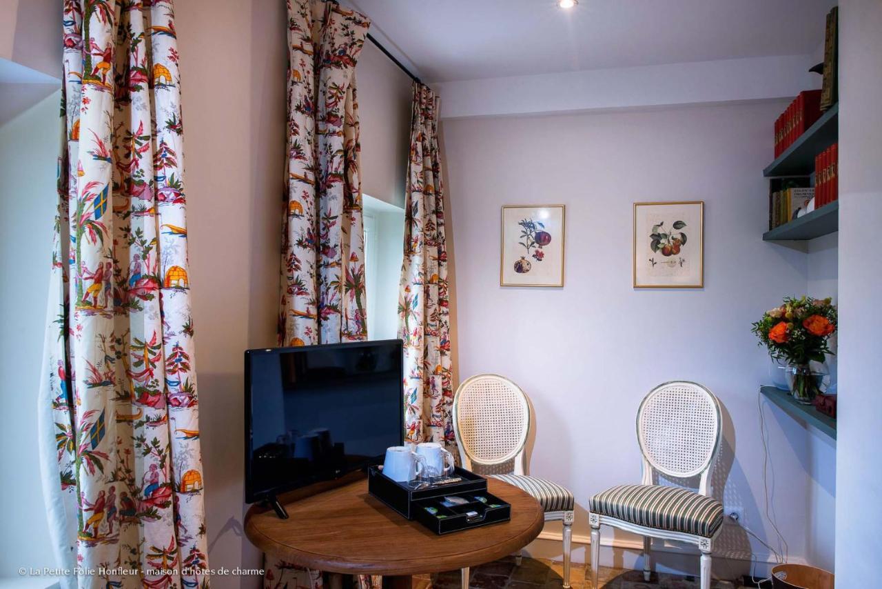 La Petite Folie Bed & Breakfast Honfleur Exterior photo